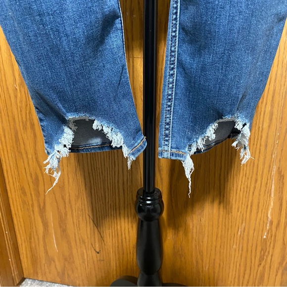 Curvy, high rise, super skinny jeans with distressing - Picture 9 of 11